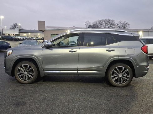 Used 2019 GMC Terrain Denali w/ Advanced Safety Package image 7