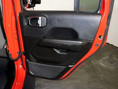 Used 2025 Jeep Wrangler Unlimited Sahara AWD/4WD image 30