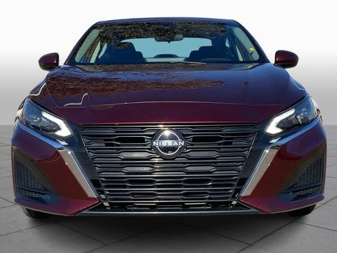 Used 2024 Nissan Altima 2.5 SV w/ SV Premium Package image 3