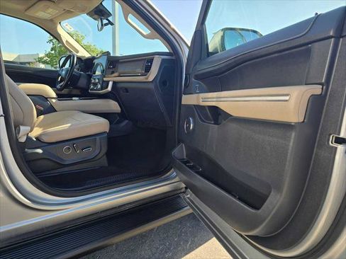 Used 2024 Ford Expedition Limited RWD image 10