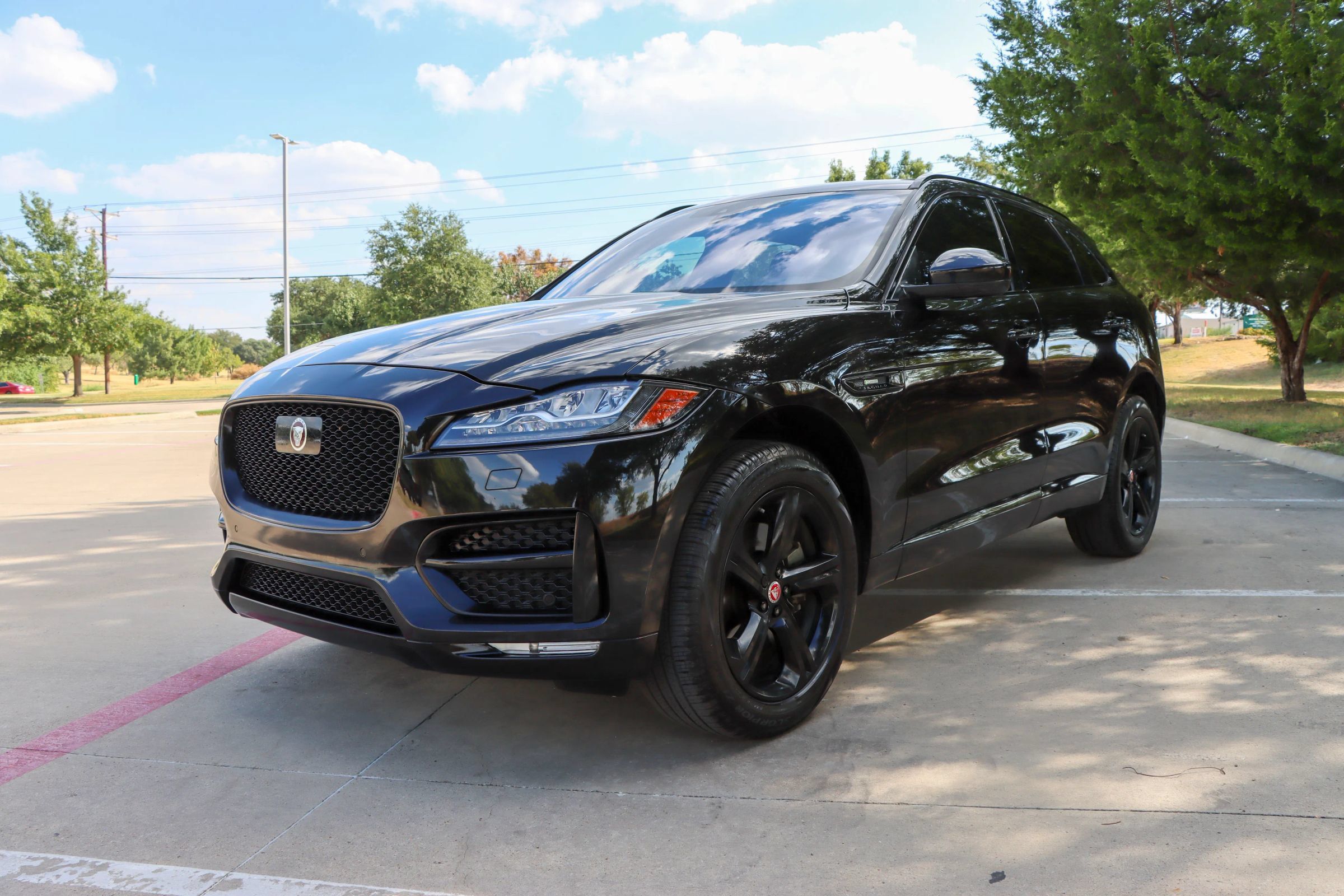 Used 2019 Jaguar F-PACE R-Sport AWD/4WD image 3
