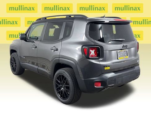 Used 2016 Jeep Renegade Latitude AWD/4WD image 11