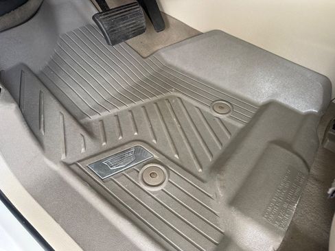 Used 2019 Cadillac Escalade Premium Luxury w/ LPO, Radiant Package AWD/4WD image 25