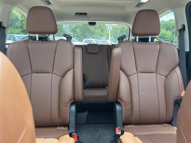 Used 2025 Subaru Ascent Touring AWD/4WD image 34