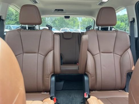 Used 2025 Subaru Ascent Touring AWD/4WD image 34