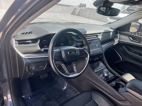 Used 2021 Jeep Grand Cherokee L Limited image 11