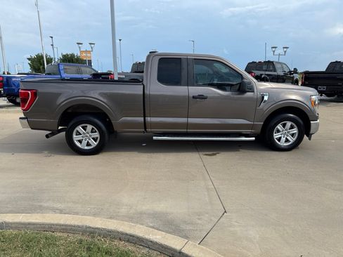 Used 2022 Ford F150 XLT w/ Trailer Tow Package RWD image 7