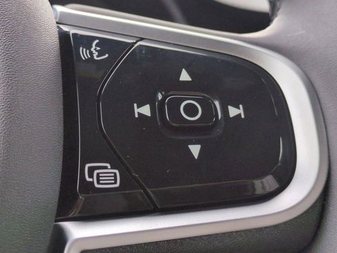 New 2026 Volvo XC90 B6 Plus w/ Protection Package Premier image 23