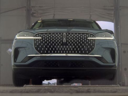 Used 2026 Lincoln Aviator Reserve AWD/4WD image 4