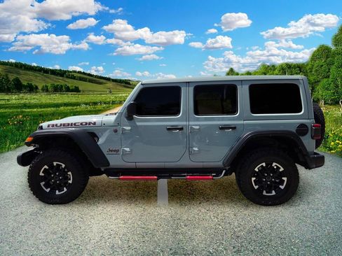 Used 2024 Jeep Wrangler Unlimited Rubicon w/ Technology Group AWD/4WD image 3