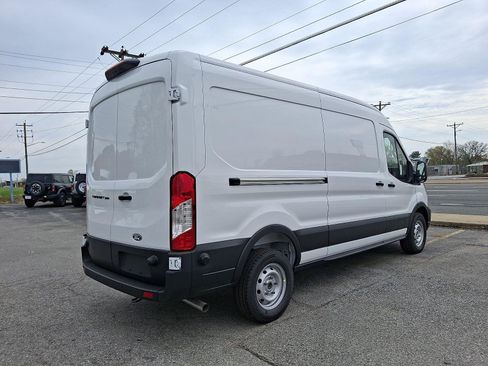 New 2026 Ford Transit 250 148 Medium Roof RWD image 4