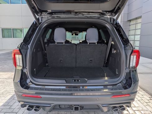 Used 2025 Ford Explorer ST RWD image 13