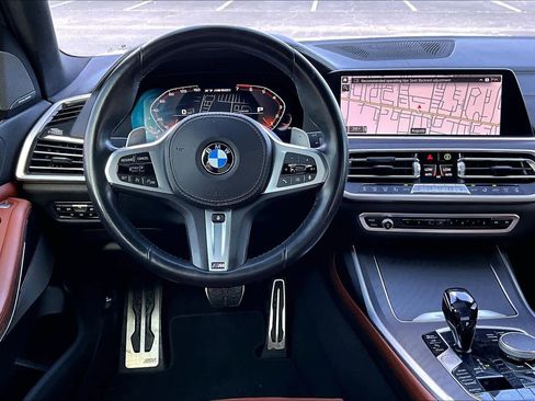 Used 2022 BMW X7 M50i w/ Luxury Seating Package image 5