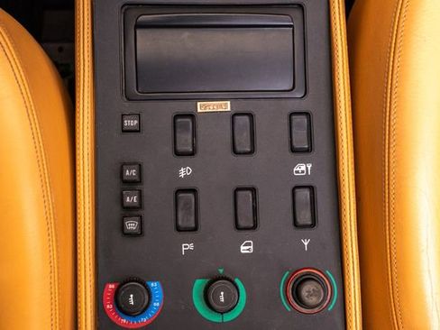 Used 1992 Ferrari Mondial T Cabriolet image 19