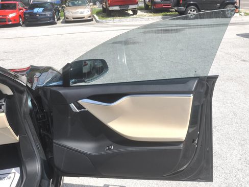 Used 2014 Tesla Model S 85 RWD image 19