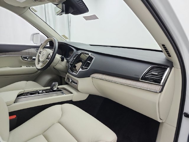 Used 2024 Volvo XC90 B6 Plus w/ Protection Package Premier AWD/4WD image 25