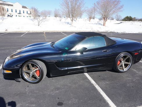 Used 2004 Chevrolet Corvette 2dr Convertible w/ Preferred Equipment Group image 5
