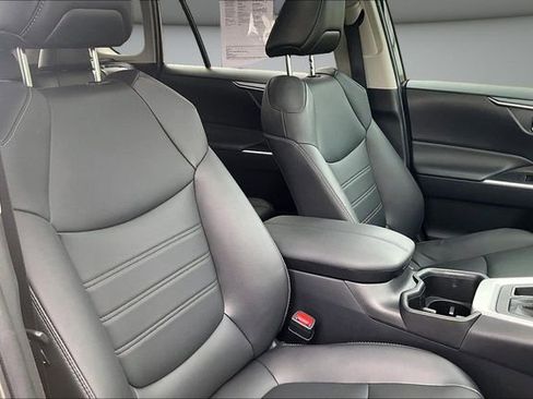 Used 2025 Toyota RAV4 XLE Premium w/ Weather Package AWD/4WD image 28