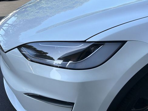 Used 2024 Tesla Model X AWD/4WD image 12