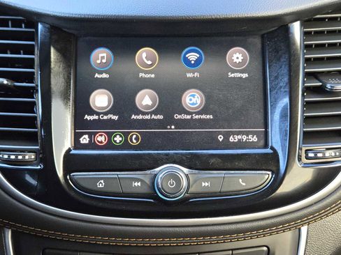 Certified 2022 Chevrolet Trax LT w/ LT Convenience Package image 17