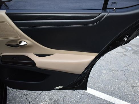 Used 2019 Lexus ES 350 w/ Accessory Package 2 image 38