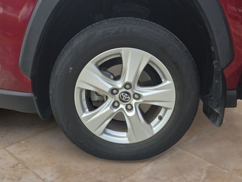 Used 2021 Toyota RAV4 XLE w/ Convenience Package FWD image 26