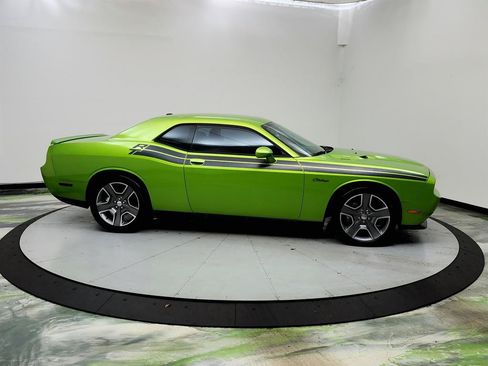 Used 2011 Dodge Challenger R/T RWD image 4