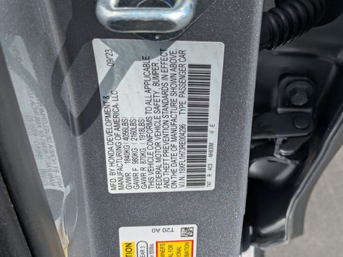 Used 2024 Honda Civic EX-L image 34