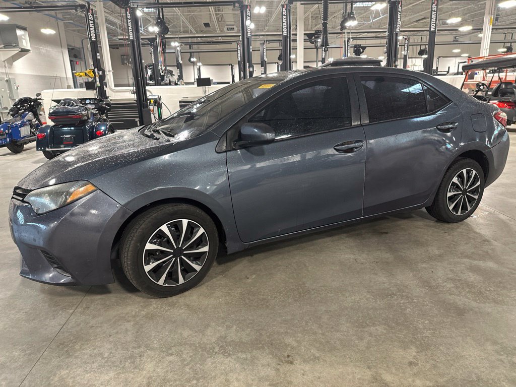Used 2014 Toyota Corolla LE FWD image 2