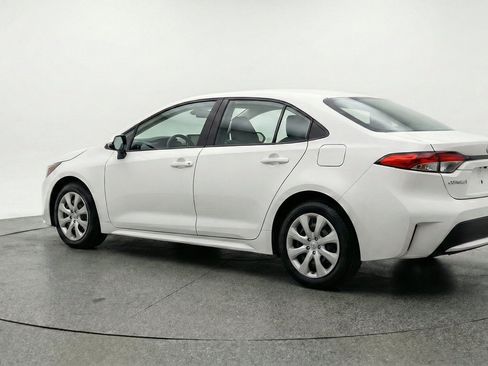 Used 2025 Toyota Corolla LE FWD image 6