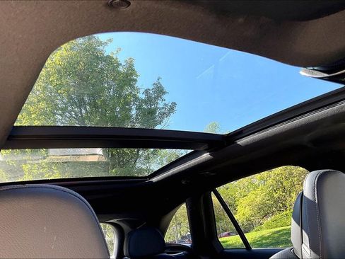 Used 2026 Mercedes-Benz GLC 300 4MATIC image 17