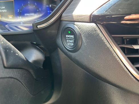 Used 2020 Ford Escape Titanium AWD/4WD image 32