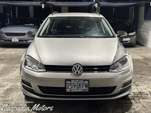 Used 2015 Volkswagen Golf TDI S FWD image 2