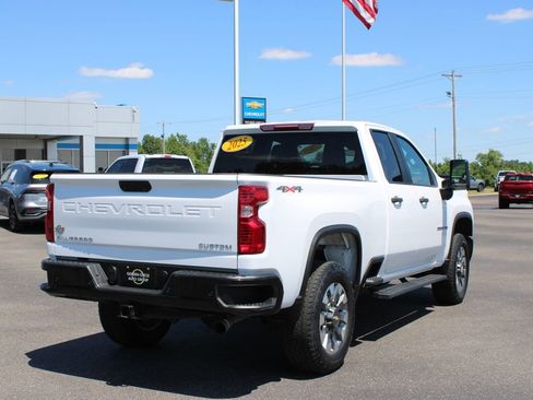 Used 2025 Chevrolet Silverado 2500 Custom w/ Custom Value Package AWD/4WD image 9