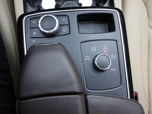 Used 2019 Mercedes-Benz GLE 400 4MATIC image 28