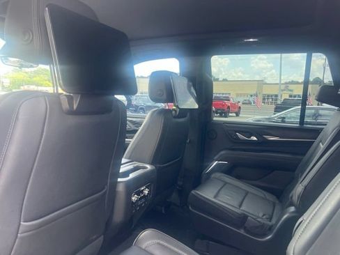 Used 2021 GMC Yukon Denali w/ Denali Premium Package AWD/4WD image 27