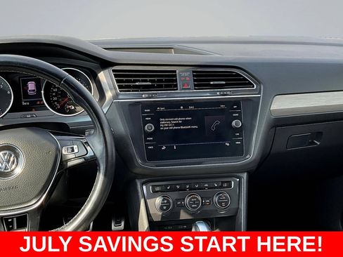 Used 2021 Volkswagen Tiguan SEL AWD/4WD image 11