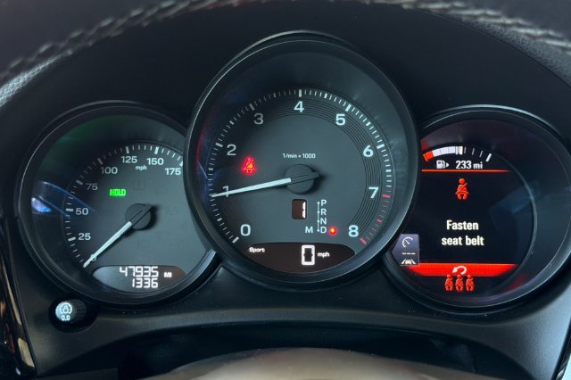 Used 2024 Porsche Macan AWD/4WD image 31