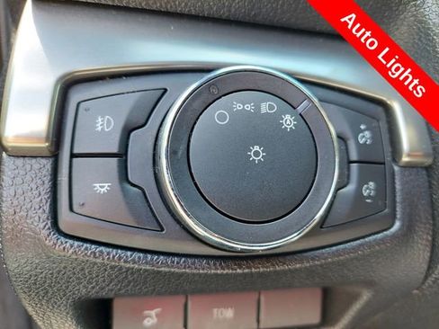 Used 2018 Ford Explorer XLT w/ Equipment Group 202A FWD image 17