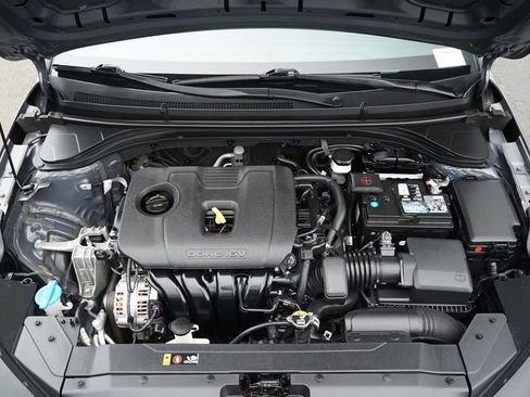 Used 2020 Hyundai Elantra SE FWD image 27