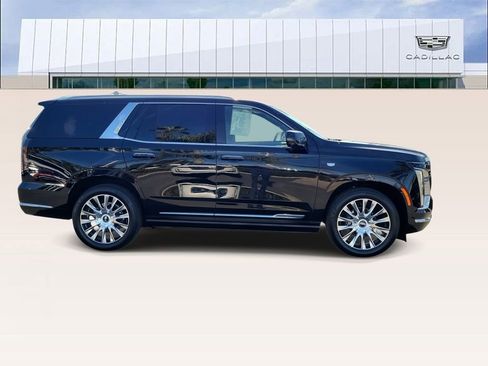 Certified 2025 Cadillac Escalade Premium Luxury Platinum image 9