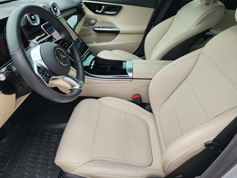 Used 2025 Mercedes-Benz C 300 Sedan image 6