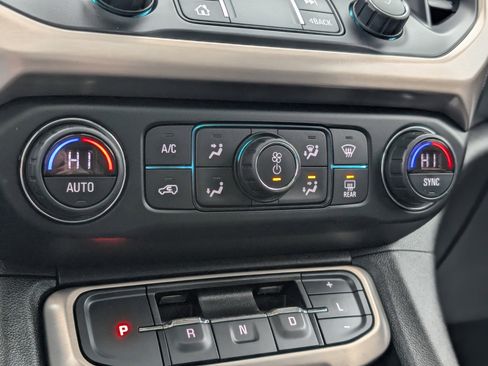 Used 2021 GMC Acadia Denali w/ Denali Ultimate Package image 22