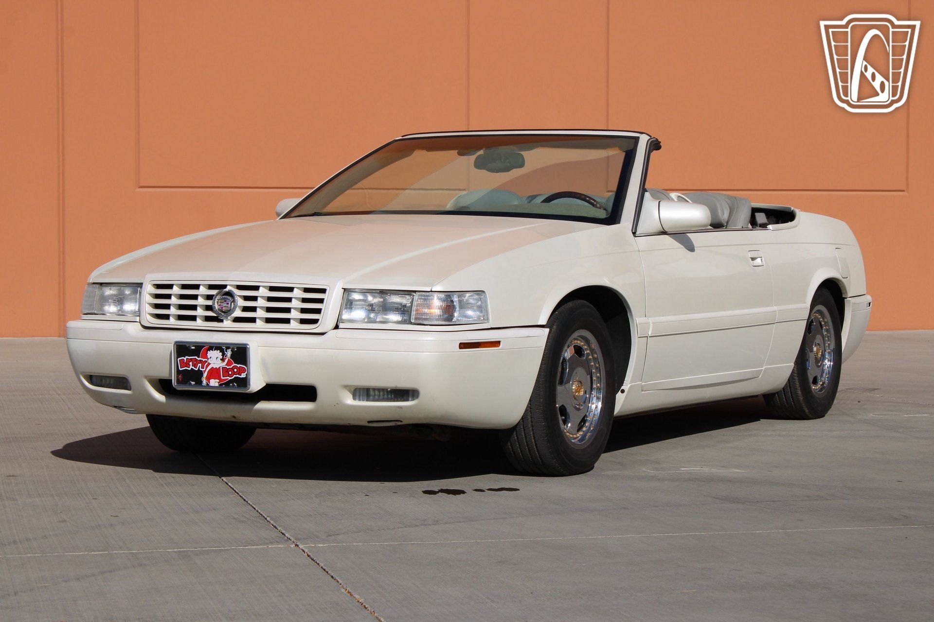Used 2002 Cadillac Eldorado Touring w/ Preffered Equipment Group FWD image 3