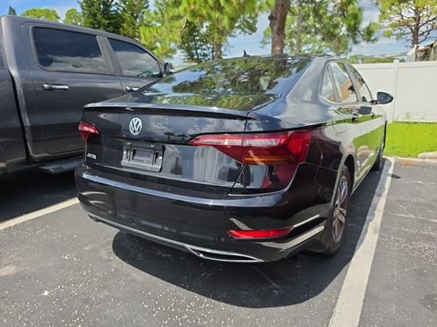 Used 2019 Volkswagen Jetta R-Line w/ R-Line Cold Weather Package FWD image 15