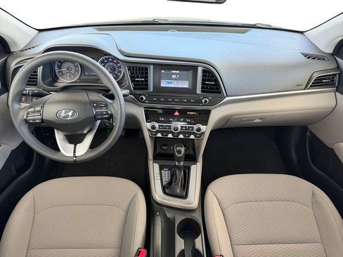 Used 2020 Hyundai Elantra SE FWD image 12