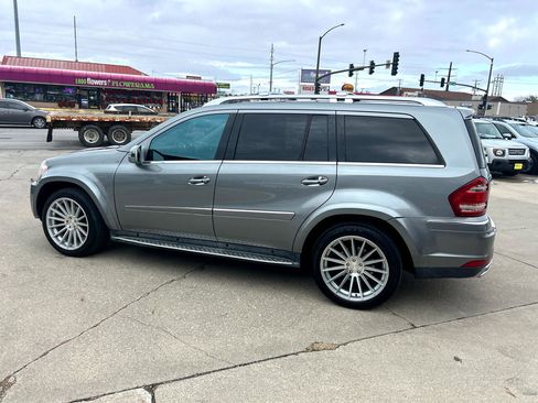 Used 2011 Mercedes-Benz GL 550 4MATIC image 6