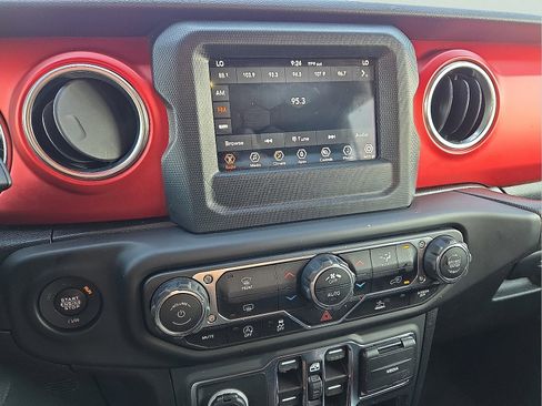 Used 2021 Jeep Wrangler Unlimited Rubicon image 16