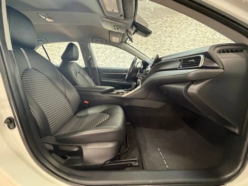Used 2023 Toyota Camry SE FWD image 9