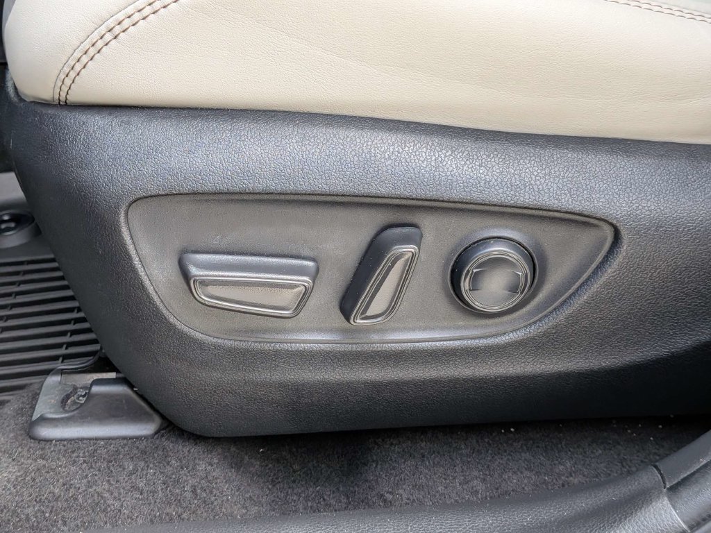 Used 2023 Toyota RAV4 XLE Premium FWD image 20